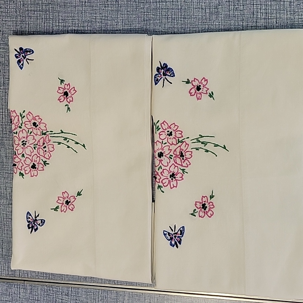 Embroidered Pillow Cases. Cannon Muslin All Cotton. Beautiful Embroidery Work.